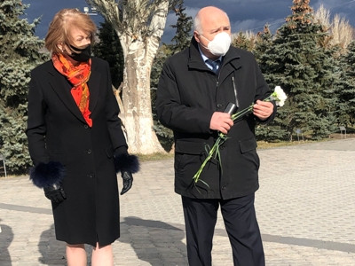 Բրիտանացի նախարարը հարգել է Հայոց ցեղասպանության զոհերի հիշատակը (ֆոտո)