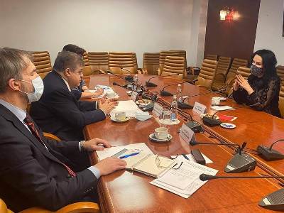 Նաիրա Զոհրաբյանը «Եդինայա Ռոսիայի» և ՌԴ կոմկուսի ներկայացուցիչներին է փոխանցել հայ գերիների ցուցակները