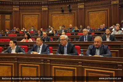 «Հրապարակ». Անդրանիկ Քոչարյան-Սասուն Միքայելյան նոր տանդեմ է ձեւավորվել. Դա անհանգստացնում է Փաշինյանին