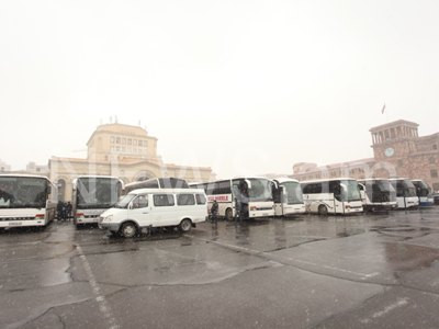 Փակ են քաղաքի կենտրոն տանող բոլոր ճանապարհները