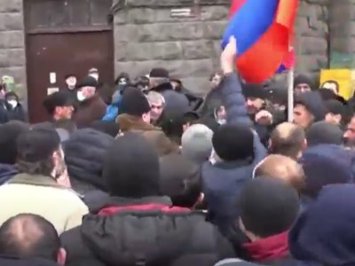 Բաղրամյան պողոտայում ընդդիմության անհնազանդության ակցիայի ժամանակ քաշքշոց ու ծեծկռտուք սկսվեց
