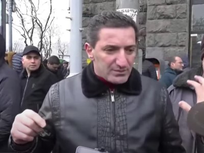 Այնպես չի, որ ես փողոցում ընկած բոմժ էի, Ծառուկյանն էլ ինձ աշխատանք տվեց. Գեւորգ Պետրոսյանը՝ մանդատը դնելու մասին