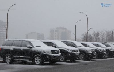 Հայտնի է, թե Արցախում ում թանկարժեք ավտոմեքենաներն են աճուրդի հանվել