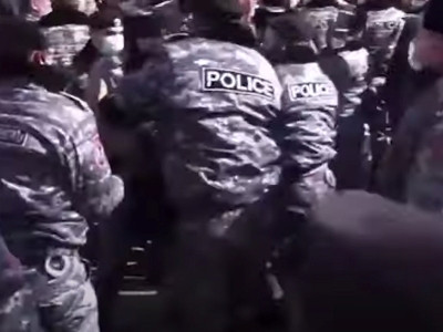 Ոստիկանները գետնին տապալեցին օպերատորին