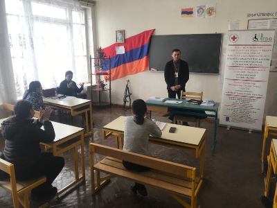 Ականների վտանգի մասին դասընթացներ մարզերում. այցելել են Գորիս, Սիսիան, Հարթաշեն, Խնձորեսկ