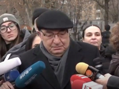 Armenia opposition movement’s candidate for PM meeting with people at Liberty Square