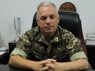 Генерал Левон Мнацаканян выражает солидарность требованию Генштаба об отставке правительства