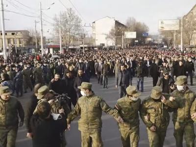 Шествие сторонников Пашиняна завершилось под девизом «Конец бархату»