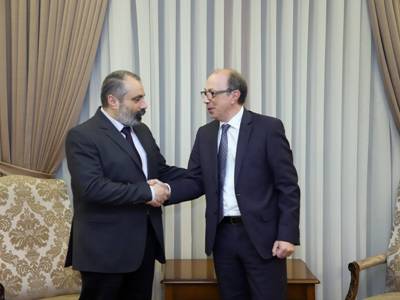 Armenia, Karabakh FMs meet, discuss humanitarian issues