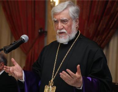 Aram I: Armenia is on edge of abyss