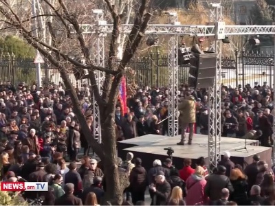 Митинг на проспекте Баграмяна прервался на час в ожидании решения президента