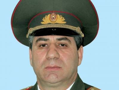 Hraparak.am: Еще один генерал присоединился к требованию Генштаба