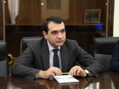 Губернатор Ширака приказал сотрудникам принять участие в митинге Пашиняна
