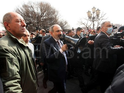 «Военный обозреватель»: За сохранение Пашиняном кресла премьера Армении выступает Турция, а это говорит о многом