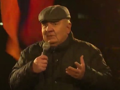 Хачатуров: Нами сейчас пытаются управлять люди, которые в армии не служили и поливали  армию грязью