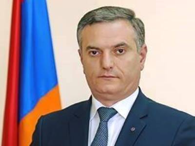 Ինչո՞ւ է Նիկոլը կառչել աթոռից. Արտակ Զաքարյան