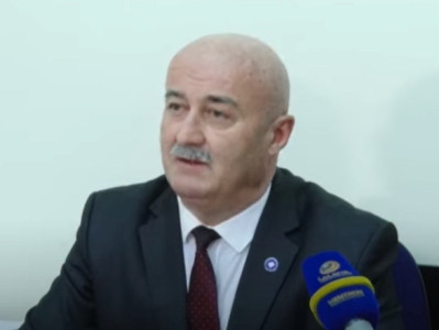 Եթե ԳՇ-ի պետը գտնում է, որ Հովիկ Աղազարյանը դավաճան է եւ ինքը նրան չի գնդակահարում, դավաճանն ինքն է. Հովիկ Աղազարյան