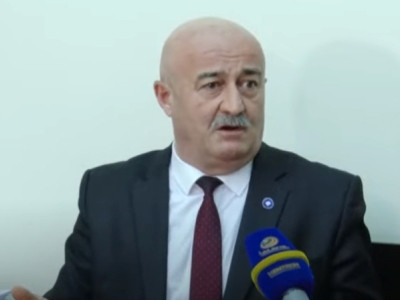 Եթե վաղը Վազգեն Մանուկյանը իշխանությունը բռնի տապալի ու ինձ փողոց շպրտի, ես դառնալու եմ իրենց նման. Հովիկ Աղազարյան