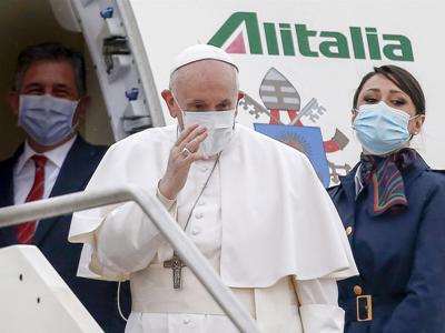 Pope Francis arrives in Baghdad