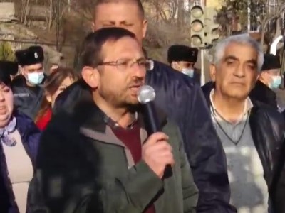 Оппозиционер: Разверните триколор на своем балконе, если вы присоединяетесь к призыву «Армения без Никола»
