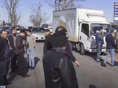 Armenia Tavush Province governor meets with demonstrators who had shut down interstate road