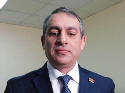 Հիմա ես որ կոչ անեմ՝ կարող է ավելի շատ մարդ այստեղ հավաքվի, դա հարցի լուծո՞ւմ է. Արմեն Խաչատրյան
