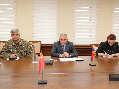 Armenia MOD receives China Ambassador