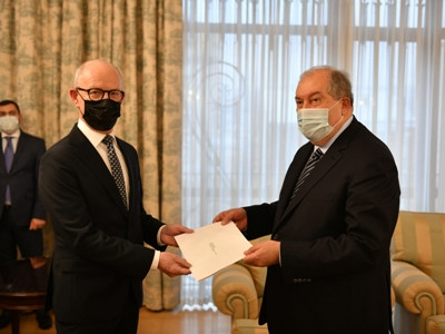 Denmark new ambassador presents letter of credence to Armenia President