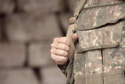 Newspaper: About 180 servicemen were detained, 12 commanders, two high-ranking officers at gunpoint
