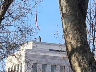 Snipers are seen on Armenian MFA building's roof