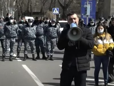 Представитель АРФД: Вполне возможно, Никол Пашинян оставил свою служебную машину и удалился