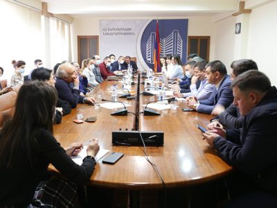Վարոս Սիմոնյանը հանդիպում է ունեցել ՀՀ-ում գործող մատակարար ընկերությունների և տեղական արտադրողների հետ