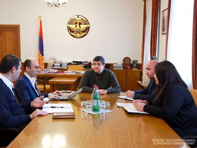 Արայիկ Հարությունյանը հրավիրել է խորհրդակցություն՝ առողջապահական ոլորտի ծրագրերի ու խնդիրների շուրջ