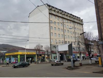 Վանաձորի միակ էլիտար շենքի գույքահարկը ավագանին երեկ զիջել է շենքի սեփականատեր ընկերությանը. Մարուքյան