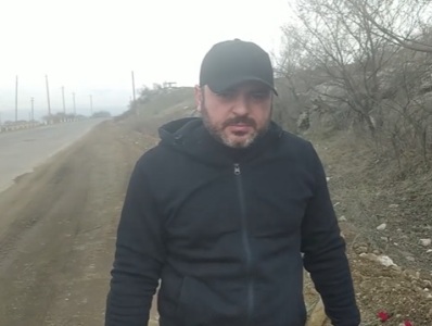 Ծաղիկներ՝ Շուշիի ճանապարհին, որտեղ ընկան հարյուրավոր մարտիկներ