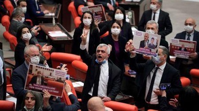 Turkish police apprehend Garo Paylan's partisan