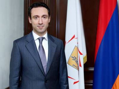 Yerevan mayor signs decision on conferring titles of chief medical specialists