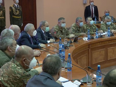 Пашинян представил начальника Генштаба: ВС должны быть вне политики