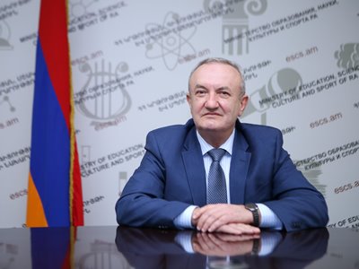 Նախարար. Ինստիտուցիոնալ հավատարմագրում չունեցող բուհերը այլեւս չեն կարող ուսանողների ընդունելություն կազմակերպել