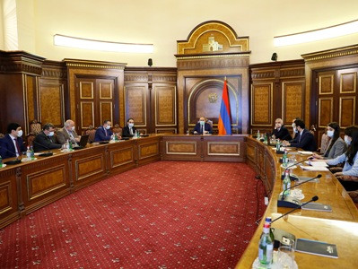 Под председательством премьер-министра обсужден проект концепции оценки общественных инвестиционных программ