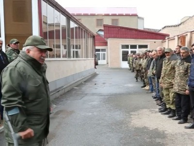 Մեր բանակը այսօր վիրավոր է, պետք է կանգնենք մեր բանակի կողքը, մինչեւ առողջանա. Սասուն Միքայելյան
