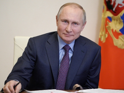 Russia's Putin receives coronavirus vaccine, feels well