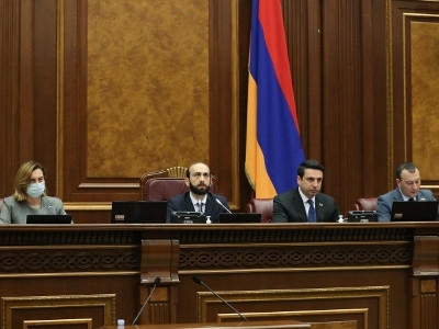 Armenia lifts martial law