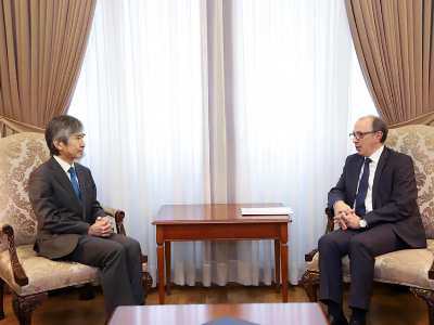 Armenia FM receives outgoing Japan ambassador (PHOTOS)