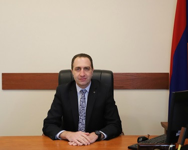 Դատավորն արդեն պիտի մտածի՝ ինչպես նստի, ինչպես շնչի. մենք դառնում ենք դատարաններին դատող մարմին. Գրիգոր Բեքմեզյան