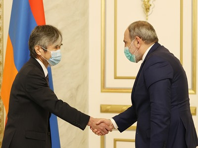 Armenia PM meets with outgoing Japanese ambassador