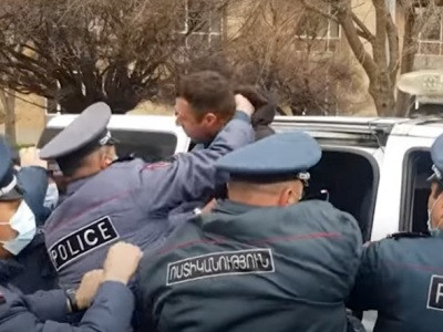 Armenia police apprehend member of Armenian Revolutionary Federation-Dashnaktsutyun political party by force