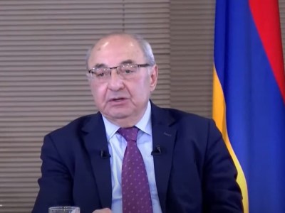 Շրջապատված ենք տղամարդ պետություններով, իսկ մենք մեզ օրիորդի պես ենք պահում․ պետք է ուժեղացնել բանակը․ Վ․Մանուկյան