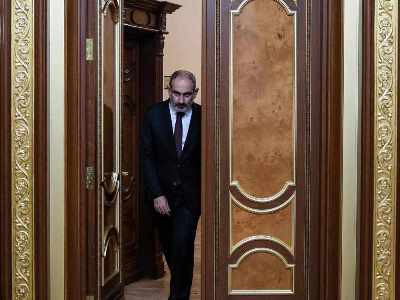 «Կենտրոնական դերակատարից» մինչև ազգի «դավաճան»․ հիասթափություն Նիկոլ Փաշինյանից. Le Monde