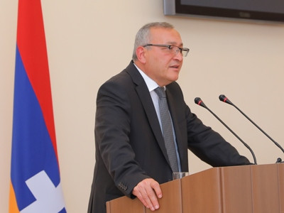 Արցախի ԱԺ նախագահը Երեւանում շնորհակալագիր է հանձնել ջավախքաբնակ բարերարին